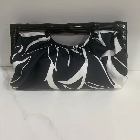 Banana Republic Black and White Purse - Picture 1 of 8